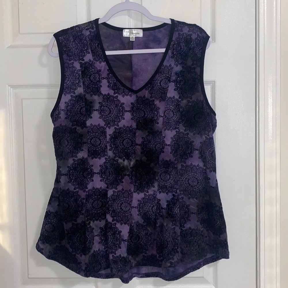 Women’s Patterned Top💟